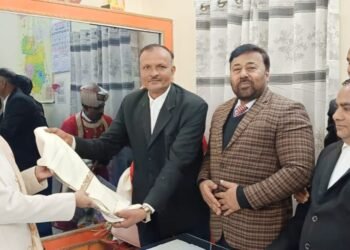 मा0 सुश्री न्यायमूर्ति नन्द प्रभा शुक्ला प्रशासनिक न्यायधीश सोनभद्र से डिस्ट्रिक्ट बार एसोसिएशन का प्रतिनिधि मंडल मिला।