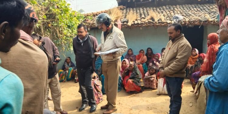 चारपाई पर सो रहे अधेड़ ब्यक्ति की आग की चपेट में आने से मौत।