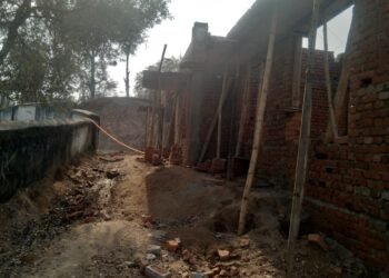 स्कूल भवन निर्माण में गुणवत्ता विहीन कार्य का आरोप, जांच की मांग ।।