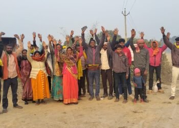 कोटा ग्राम पंचायत के टोला गुरमुरा का लगभग आधा से अधिक इलाका आज भी अंधेरे में है।।