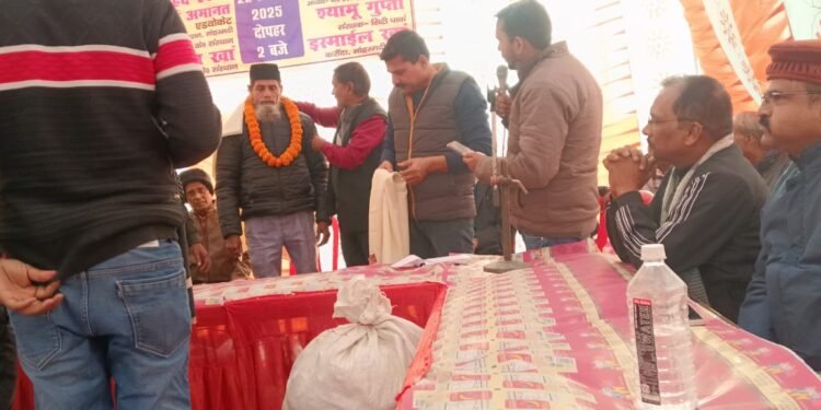 मनरेगा योजना बचाओ को लेकर संयुक्त वाम दलों के कार्यकर्ताओं ने कलेक्ट्रेट परिसर स्थित गांधी प्रतिमा के समक्ष किया धरना-प्रदर्शन।