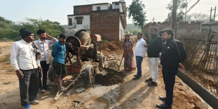 डाला नगर में हो रहे निर्माण कार्यो का चेयरमैन ने किया निरीक्षण।