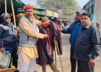 अटल जी के जन्मदिन पर जरूरतमन्दों में कम्बल वितरण किया गया।