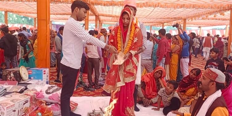 मुख्यमंत्री सामुहिक विवाह में 170 जोड़ो ने ली अग्नि के सात फेरे ।