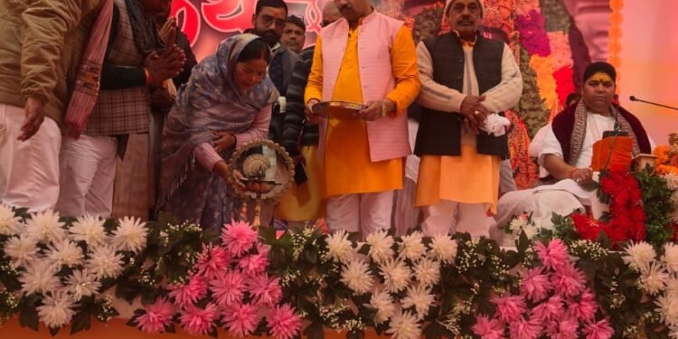 प्रीतनगर स्थित रामेश्वर महादेव मंदिर पर नौ दिवसीय श्री राम कथा का हुआ शुभारंभ।।