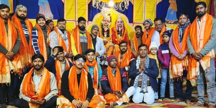 रासलीला मंच पर पहुँची माँ काली सेवा समिति, हलवे के प्रसाद संग हुआ स्वागत।।