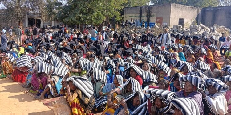 श्रद्धांजलि से सेवा तक: स्व. विजय सिंह गोंड की स्मृति में 600 जरूरतमंदों को कंबल वितरण।