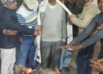 शारीरिक श्रम कर 60 वर्षीय कन्हैया मौर्या बने समाज सेवा का मिशाल।