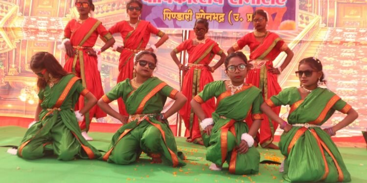 धूमधाम से मनाया गया लाल बहादुर शास्त्री पब्लिक स्कूल का तृतीय वार्षिकोत्सव।।लोकनृत्य नाटक और नन्हे सितारों की चमक से गुंजा पिंडारी।।