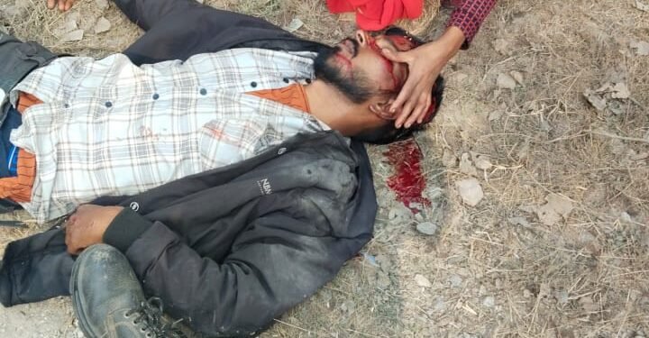 मोटरसाइकिलों की टक्कर में दो युवक गंभीर ।।