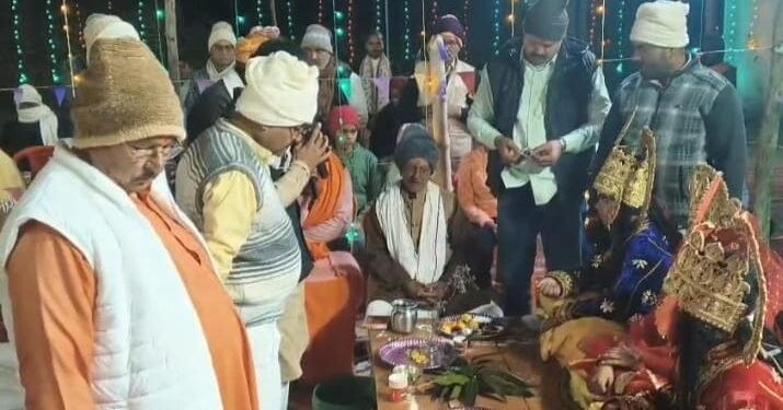 सीता विवाह के साथ सिंदुरिया गांव का हर वर्ष मंचन होने वाला श्री रामलीला का आज हुआ विश्राम ।