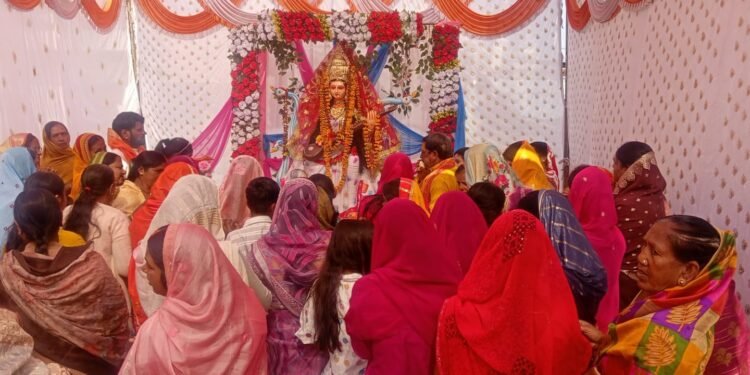 बसन्त पंचमी पर्व पर विद्या की देवी मां सरस्वती के पूजन की।