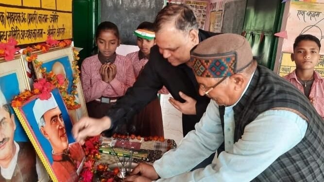 सिंदुरिया प्राथमिक विद्यालय पर धूमधाम से मनाया गया गणतंत्र दिवस।