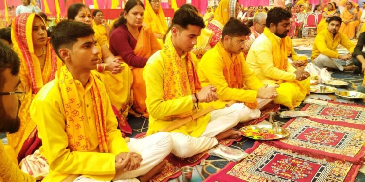 गायत्री महायज्ञ में विविध संस्कारों के साथ आदिवासी कन्याओं का हुआ भव्य विवाह समारोह।।