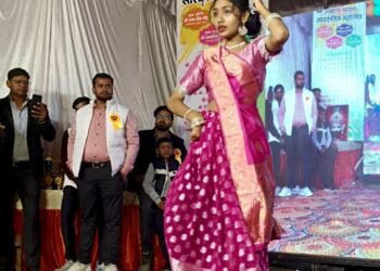 । अखण्ड भारत महोत्सव सांस्कृतिक डांस प्रतियोगिता की विनर बनी गुफराना ,द्वितीय पुरस्कार पर साक्षी का एवं तृतीय पुरस्कार पर आनंदी अग्रहरी का कब्जा ।।