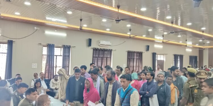 जिलाधिकारी ने किया दुद्धि तहसील का निरीक्षण।