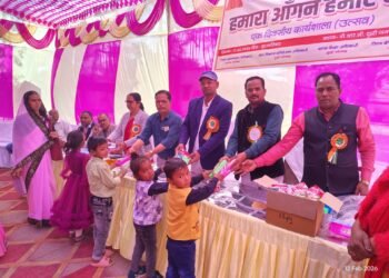 ब्लॉक संसाधन केंद्र चोपन के प्रांगण में हमारा आंगन हमारे बच्चे उत्सव का आयोजन किया गया ।