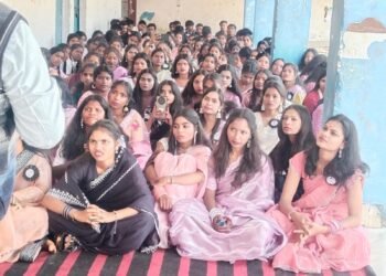 आदर्श रिहंद शिक्षा निकेतन एकेडमी में हवन पूजन के साथ हुई बारहवीं के छात्रों की विदाई।।