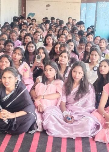 आदर्श रिहंद शिक्षा निकेतन एकेडमी में हवन पूजन के साथ हुई बारहवीं के छात्रों की विदाई।।