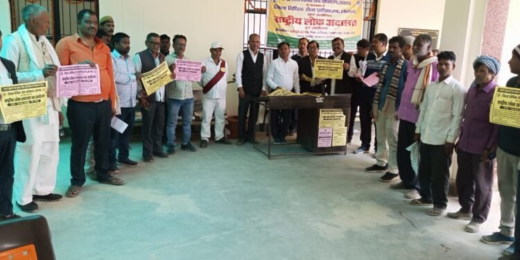 ओबरा से तहसीलदार ने किया राष्ट्रीय लोक अदालत का प्रमोशन ।