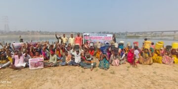 सो पीस बने जलकल योजना के खिलाफ ग्रामीणों ने किया प्रदर्शन।