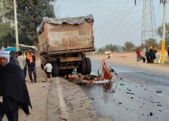 विंढमगंज उप स्वास्थ्य केंद्र में डिलीवरी के नाम पर वसूली! ₹500 लेने का आरोप, छुट्टी के लिए फिर मांग रहे पैसे।