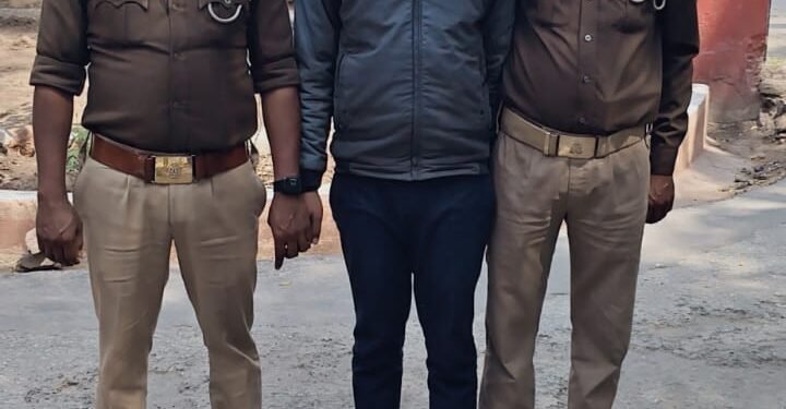 ठुरकी नदी के पास से वांछित अभियुक्त गिरफ्तार, भेजा गया न्यायालय ।।