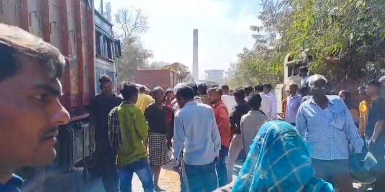 अज्ञात वाहन की चपेट में आने से एक व्यक्ति की हुई मौत।