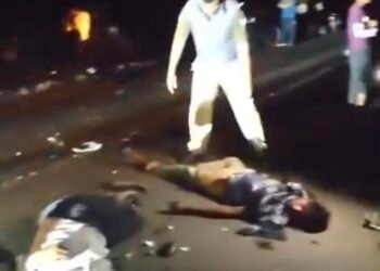 दो मोटरसाइकिलों की आमने सामने टक्कर में एक कि मौत, तीन घायल।