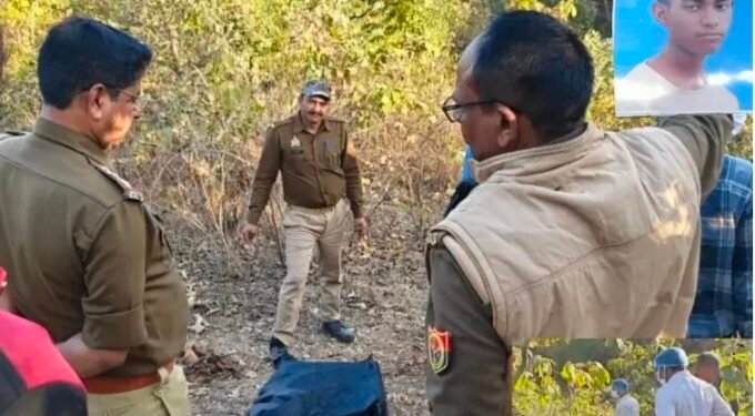 जंगल में सड़ी गली मानव कंकाल मिलने से सनसनी।