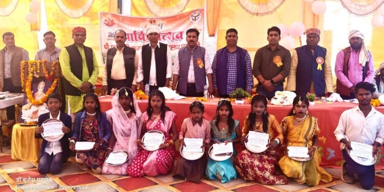 गायत्री को मिस पल्हारी, इंद्रजीत सिंह को मिस्टर पल्हारी खिताब मिला।।