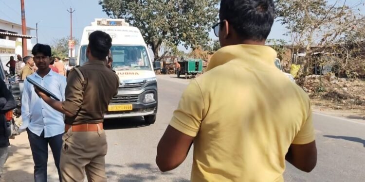 होली की खरीदारी पर निकला परिवार हादसे का शिकार, मैजिक की टक्कर से महिला व मासूम घायल।