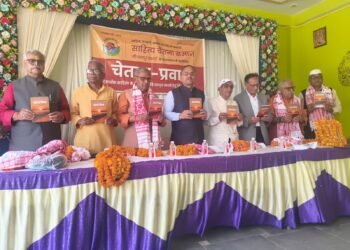 ‘ओम के विचार’ का भव्य विमोचन।