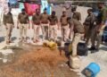 आबकारी विभाग की छापेमारी, 40 लीटर कच्ची शराब और 350 किलो लहन बरामद।