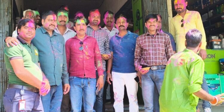 मधुपुर में पत्रकारों के साथ धूमधाम से मनाया गया होली मिलन समारोह।।