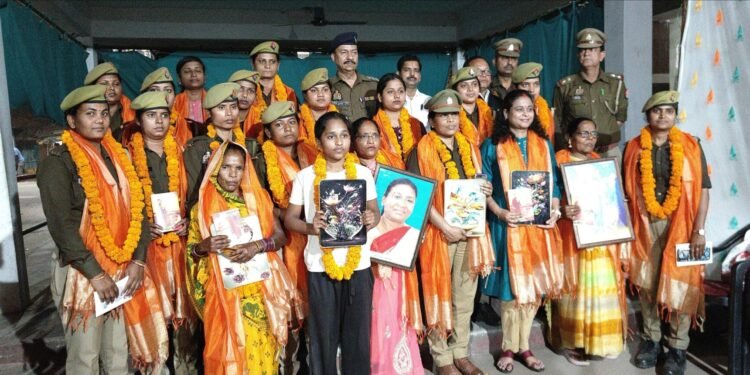 अंतरराष्ट्रीय महिला दिवस पर दुद्धी पुलिस प्रशासन ने महिलाओं को किया सम्मानित।