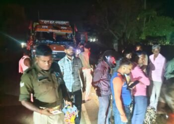 सड़क दुर्घटना में हेलमेट न होने से बुझ गया घर का चिराग।