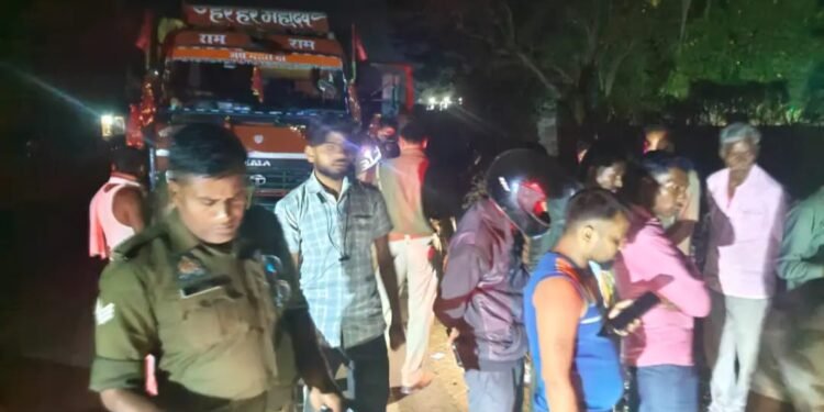 सड़क दुर्घटना में हेलमेट न होने से बुझ गया घर का चिराग।