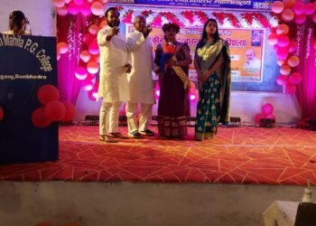 पूर्व छात्रा अनुराधा त्रिपाठी को मिला मिस कीनाराम अवार्ड।