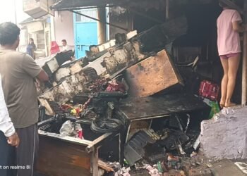 सट सर्किट से जनरल स्टोर की दुकान में लगी आग, लाखों का समान जलकर खाक।