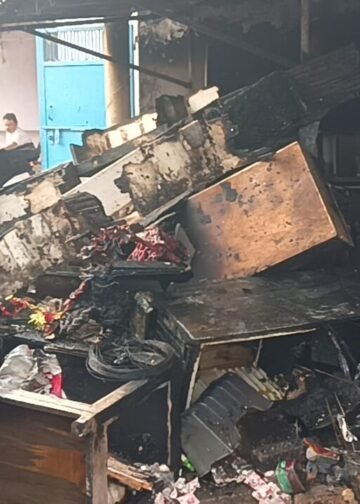 सट सर्किट से जनरल स्टोर की दुकान में लगी आग, लाखों का समान जलकर खाक।