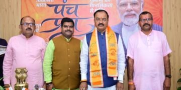 कई सालों से गड्ढों में दबी जिंदगी, बीजपुर – बखरिहवाँ सड़क के लिए उपमुख्यमंत्री से गुहार ।।