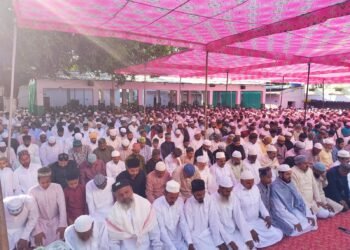 पूरे एहतराम के साथ अदा की गई ईद की नमाज़।