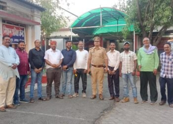 थानाध्यक्ष ने कार्यभार संभालते ही पत्रकारों से की मुलाक़ात।