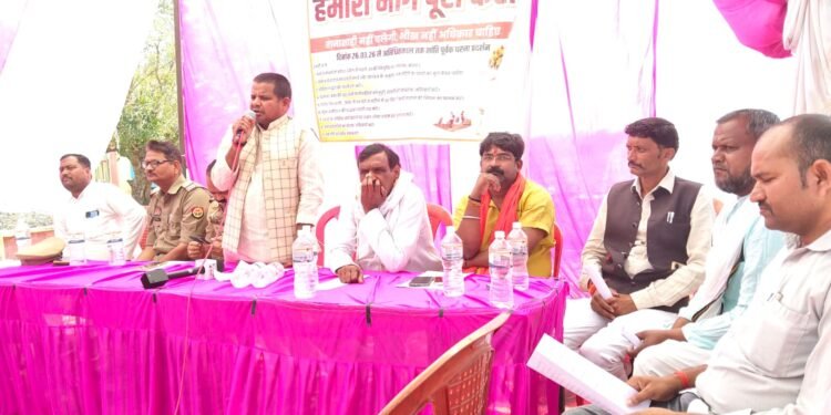 जीवीपीआर कंपनी पर शोषण का आरोप अनिश्चितकालीन धरना शुरू।