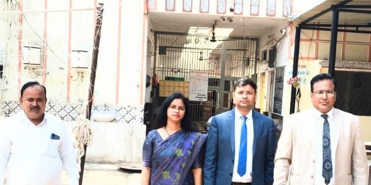 न्यायाधीशों ने किया बाल सम्प्रेक्षण गृह किशोर मिर्जापुर का दौरा ।