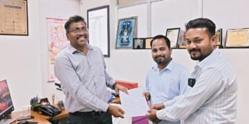 एनटीपीसी के फैसले पर भड़की जनता, UPPCL थोपने के विरोध में सौंपा ज्ञापन ।