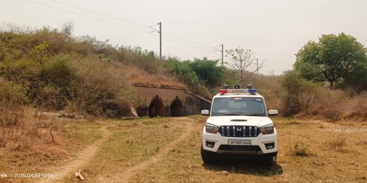 अज्ञात महिला का शव मिलने से क्षेत्र में सनसनी।