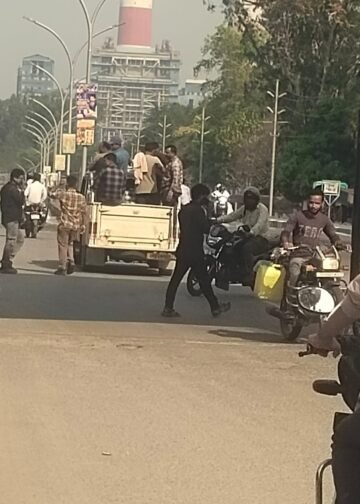 एनटीपीसी रिहंद में सुरक्षा से खिलवाड़! भूसे की तरह ढोए जा रहे मजदूर, हादसे का इंतज़ार कर रहा प्रबंधन ।।