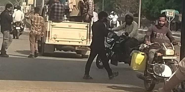 एनटीपीसी रिहंद में सुरक्षा से खिलवाड़! भूसे की तरह ढोए जा रहे मजदूर, हादसे का इंतज़ार कर रहा प्रबंधन ।।